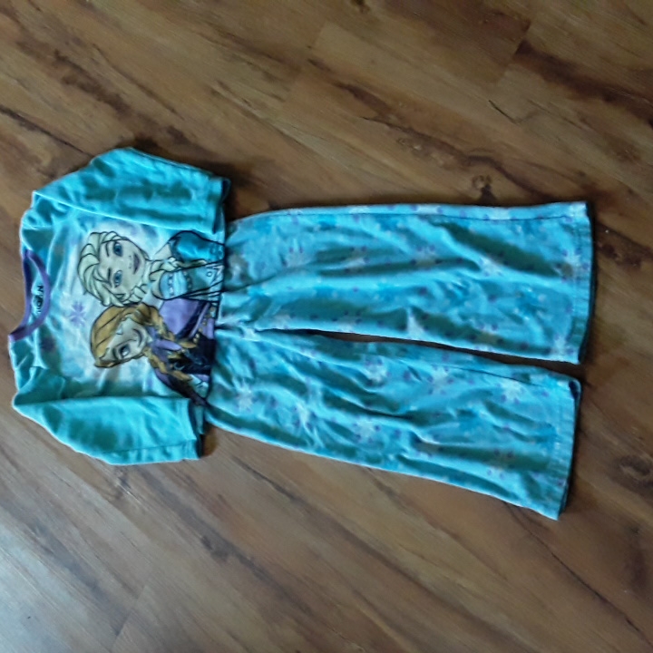 Frozen Girls Pajamas, Size S (6)